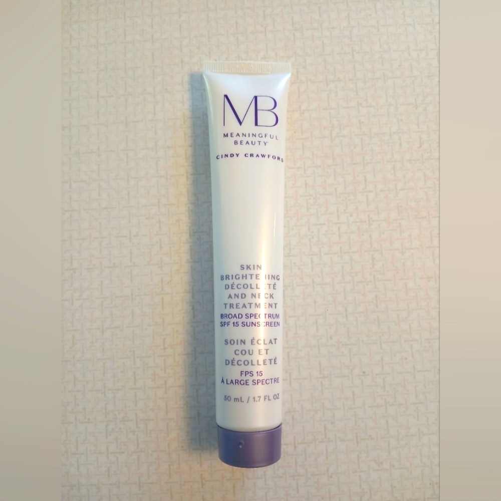 Meaningful Beauty Decollete and Neck Treatment